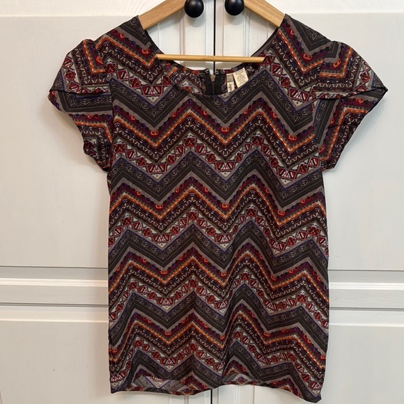 Japna Tops - Japna Short Sleeve Blouse. Size M.